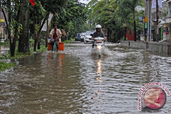 fpi turun minta ahok Banjir Warga Bekasi Panjimas 36 Harap Kawasan di Waspada, ini â