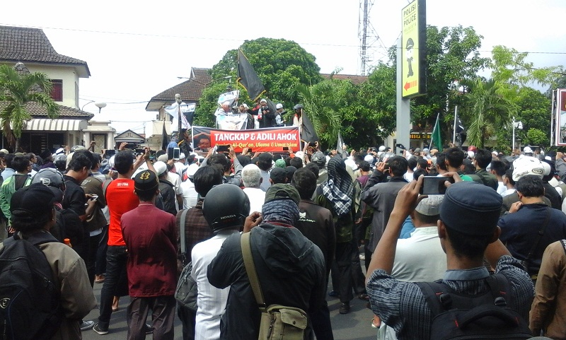 mendukung demo ahok Pengadilan Desak ke Aksi Seret Ribuan Soloraya â Massa Panjimas Ahok