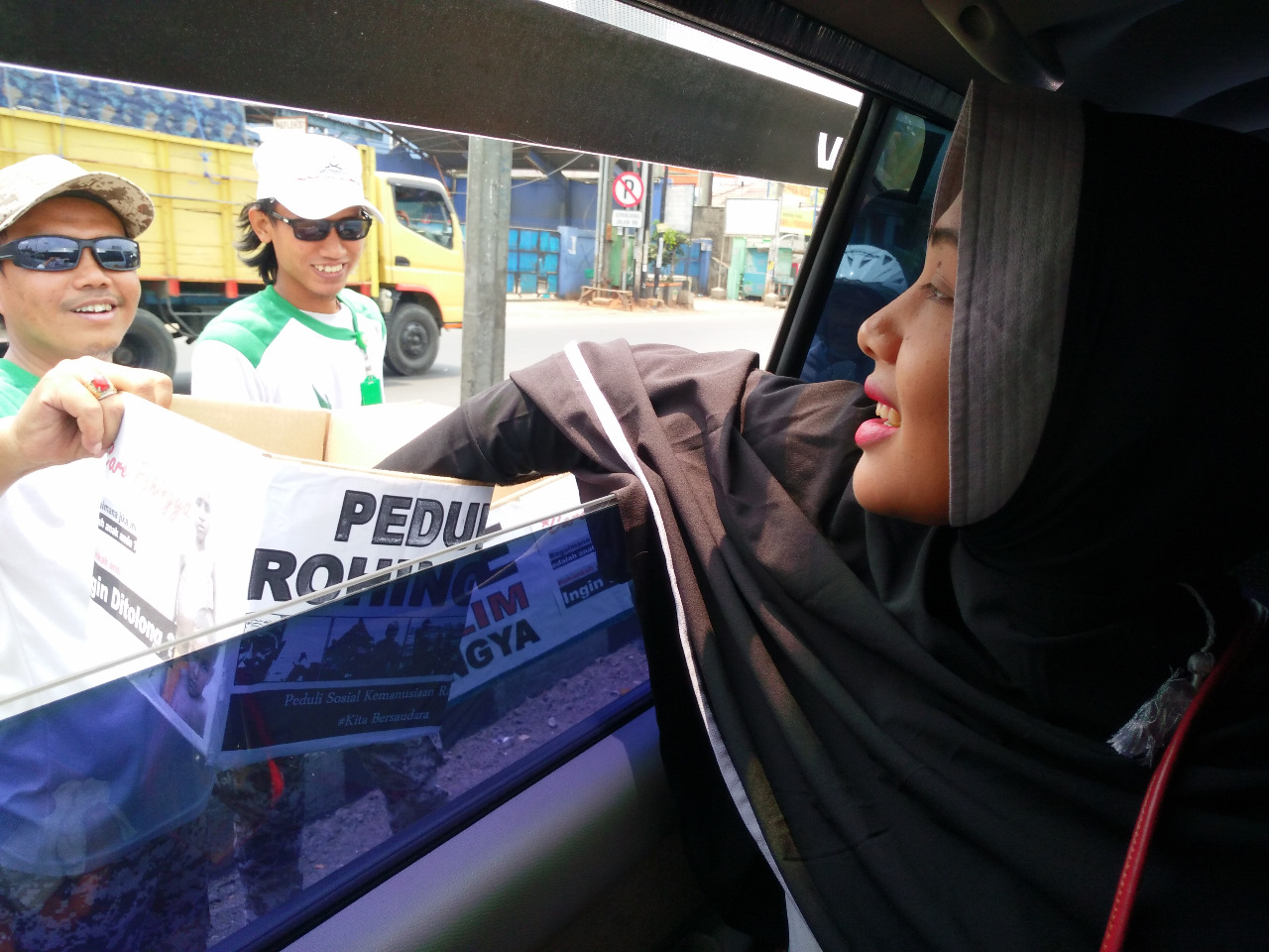 Istri Zoya Pun Peduli Terhadap Muslim Rohingya – Panjimas