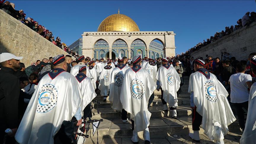 Warga Palestina Peringati Maulid Nabi di Masjid Al-Aqsa 